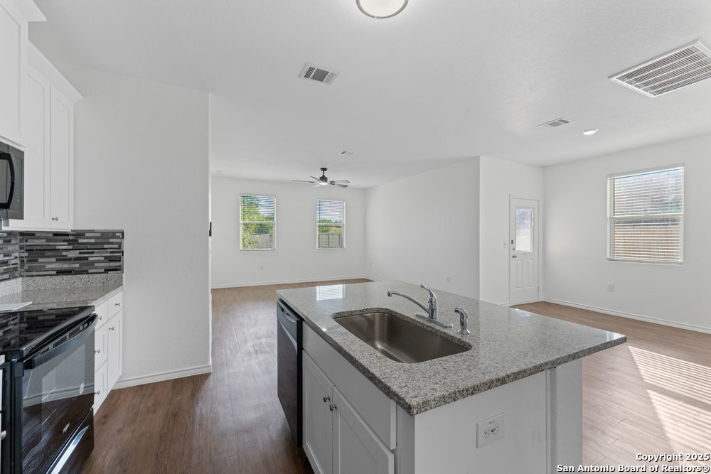 6630 Freedom Ridge San Antonio, TX 78242 - Photo 10 of 30