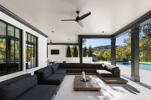 a view of a tennis court