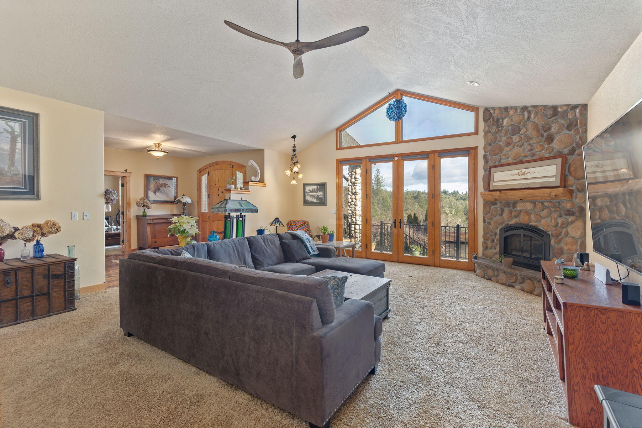 521 Seclusion Loop Grants Pass, OR 97526 - Photo 10 of 93 22-web-or-mls-521-seclusion-loop