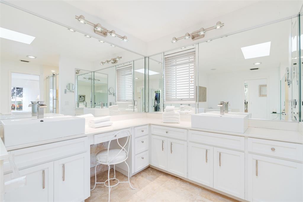 402 Devonshire Lane Venice, FL 34293 - Photo 23 of 52