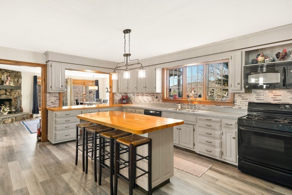 27 Prospect Hill Road Brimfield, MA 01010 - Photo 8 of 30 Gallery Image 8