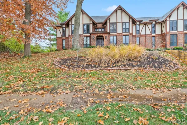 $183,000 | 1026 Kehrs Mill Road, Unit 4, Ballwin, MO 63011