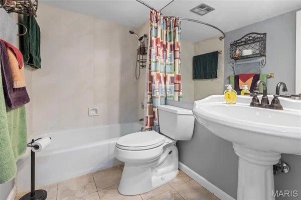 $183,000 | 1026 Kehrs Mill Road, Unit 4, Ballwin, MO 63011