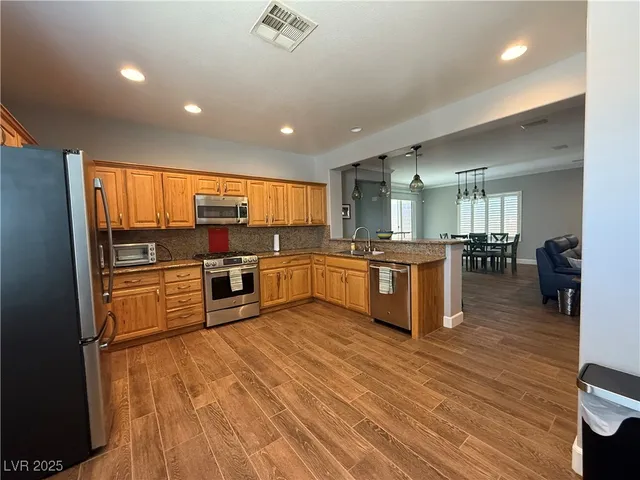 $3,000 | 11219 Blanc Vineyard Court, Las Vegas, NV 89138