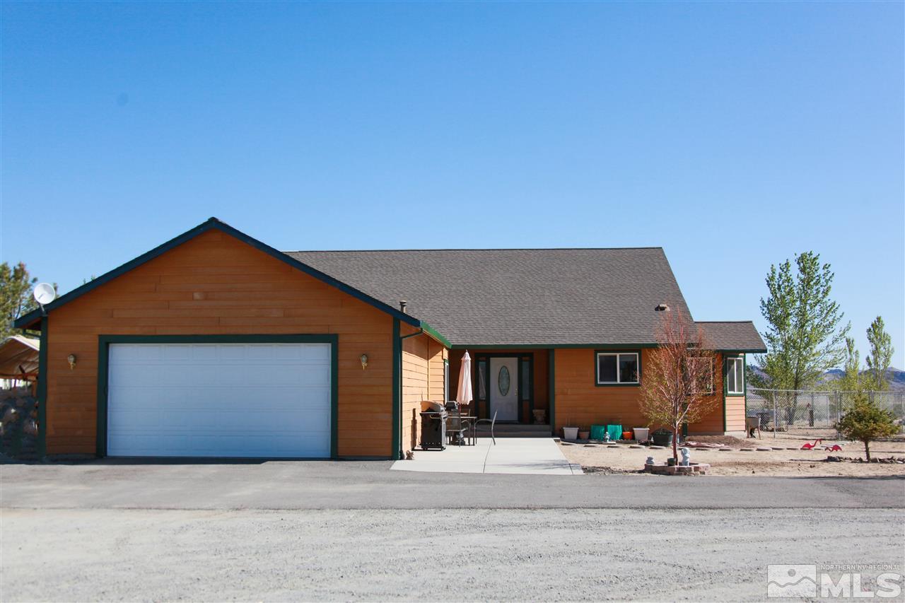 6080 Range Reno, NV 89510 - Photo 33 of 33 a front view of house with yard