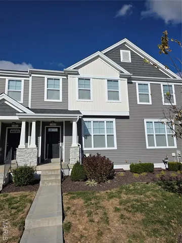 $2,600 | 103 Ripple Crk Drive, Lake St. Louis, MO 63367