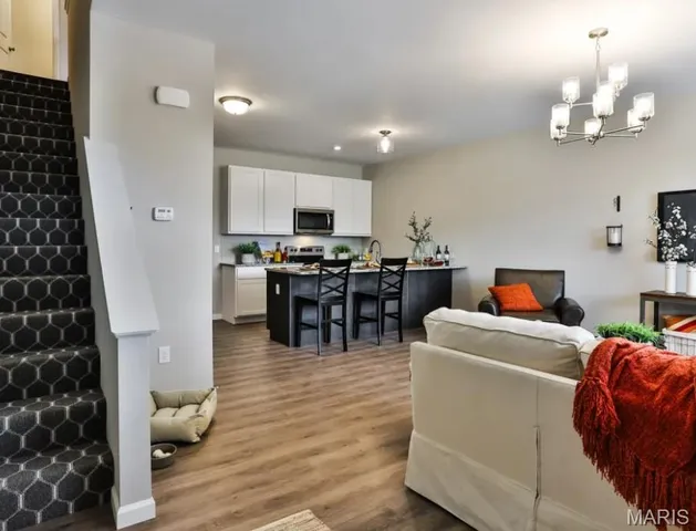 $2,600 | 103 Ripple Crk Drive, Lake St. Louis, MO 63367