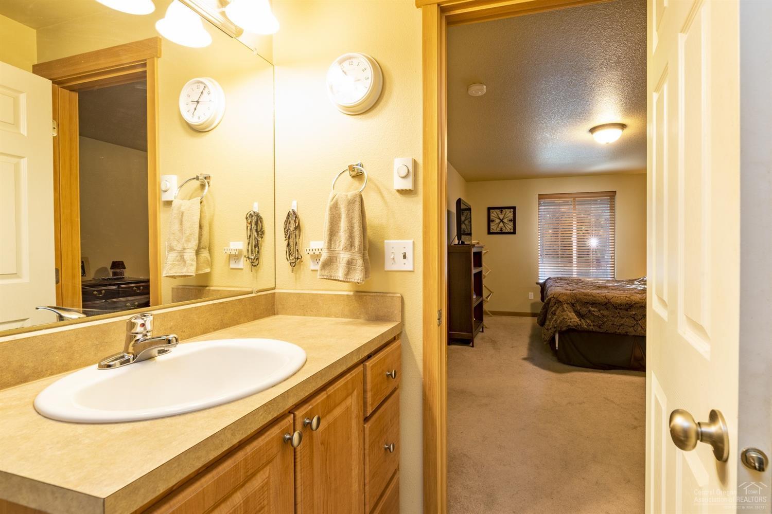 19262 Shoshone Road Bend, OR 97702 - Photo 12 of 25 Gallery Image 12