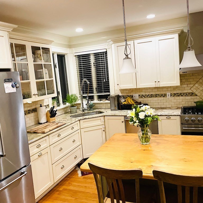 35 Wellesley Street Weston, MA 02493 - Photo 2 of 10
