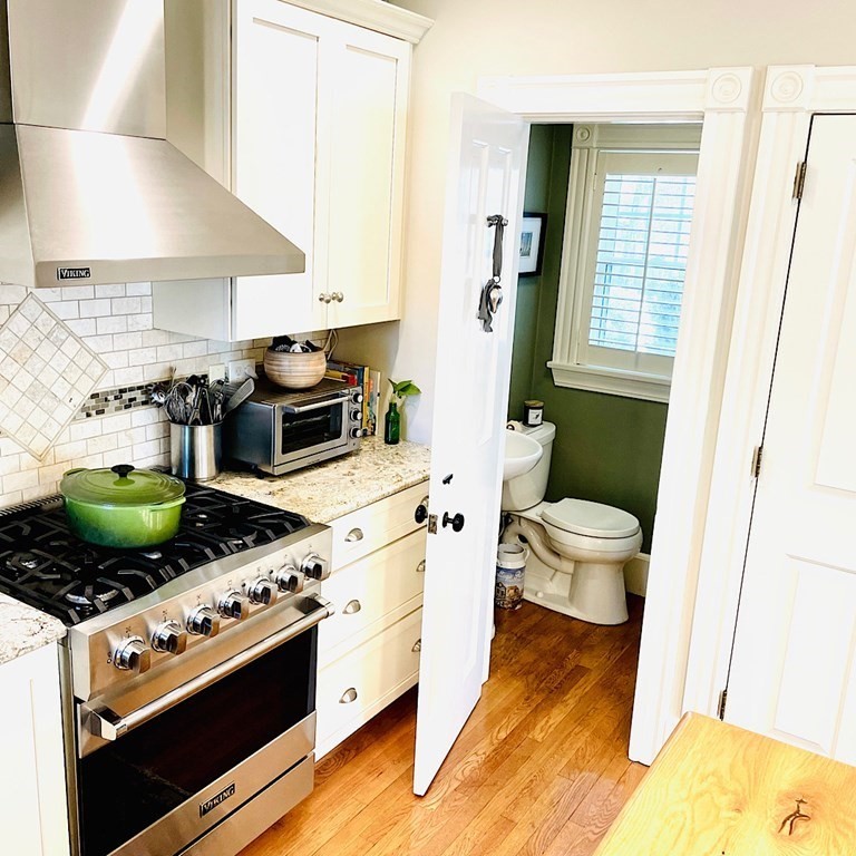 35 Wellesley Street Weston, MA 02493 - Photo 4 of 10