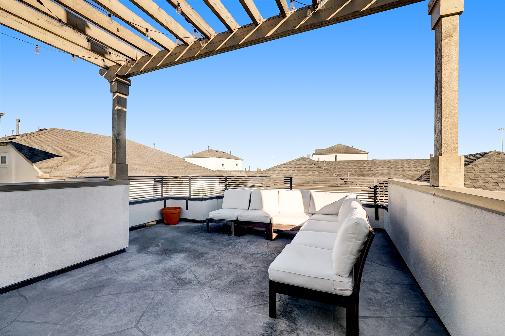 5453 Larkin Street Houston, TX 77007 - Photo 27 of 38 a view of outdoor space with seating