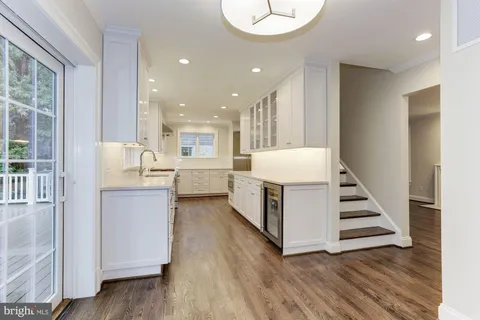 $1,850,000 | 5113 Newport Avenue, Bethesda, MD 20816