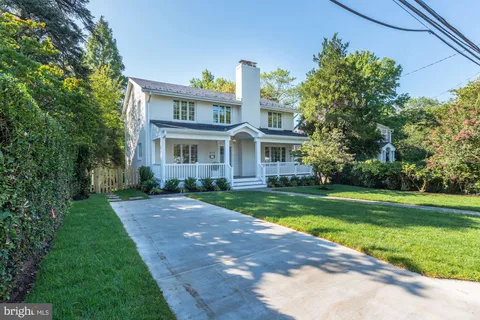 $1,850,000 | 5113 Newport Avenue, Bethesda, MD 20816