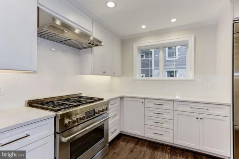 $1,850,000 | 5113 Newport Avenue, Bethesda, MD 20816