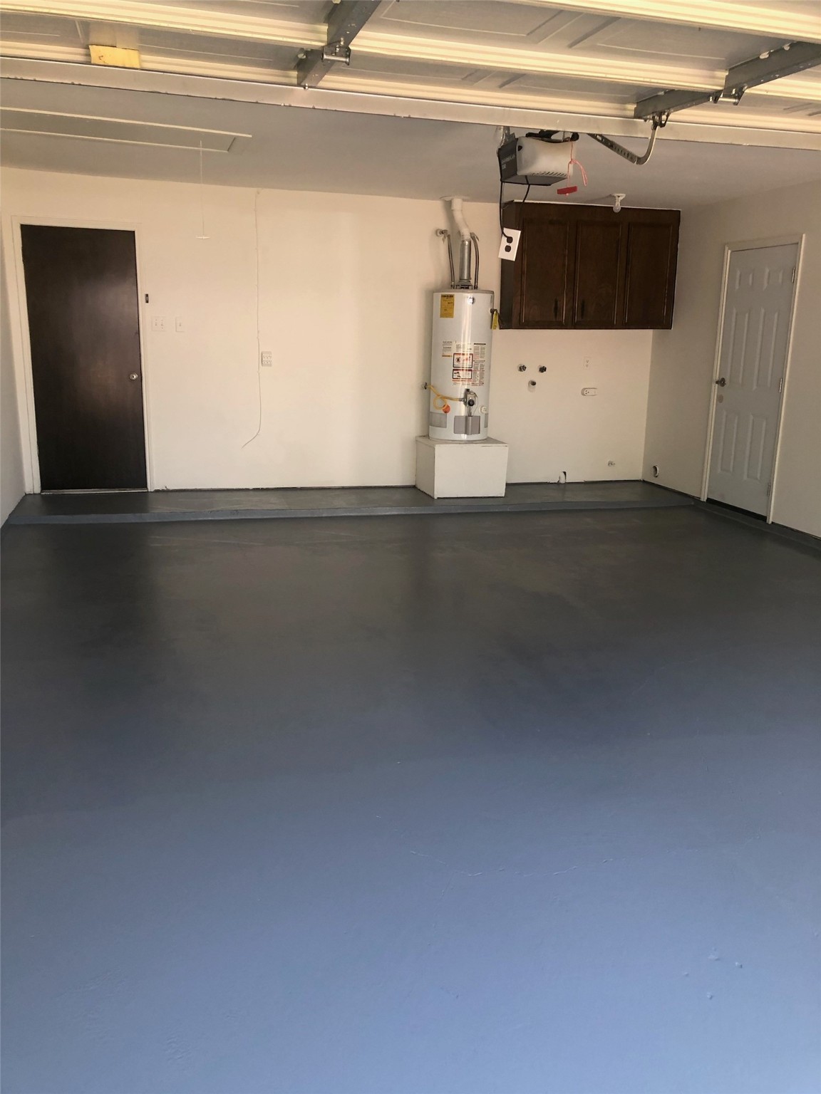 15802 Mill Point Drive Houston, TX 77059 - Photo 21 of 23 a view of a garage