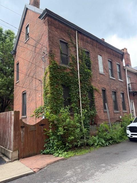 2106 Fox Way Pittsburgh, PA 15203 - Photo 1 of 22