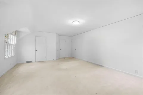 $975,000 | 6455 Overbrook Road, Mission Hills, KS 66208