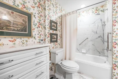 $975,000 | 6455 Overbrook Road, Mission Hills, KS 66208