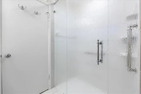 $975,000 | 6455 Overbrook Road, Mission Hills, KS 66208