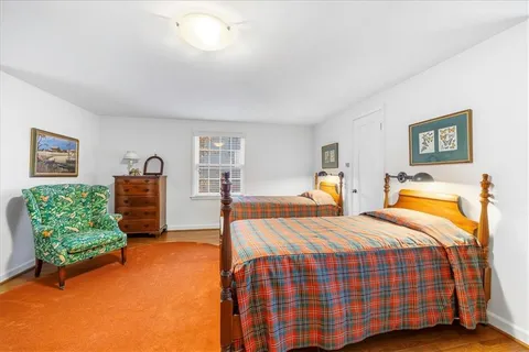 $975,000 | 6455 Overbrook Road, Mission Hills, KS 66208