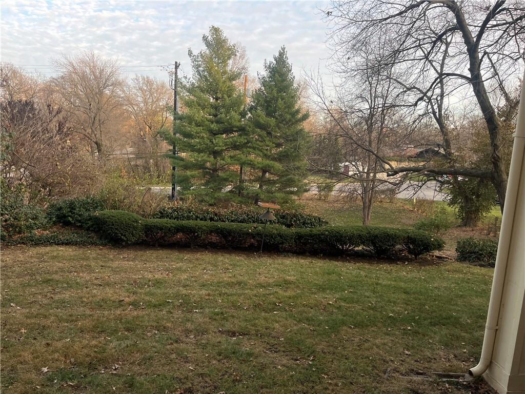 6455 Overbrook Road Mission Hills, KS 66208 - Photo 5 of 30