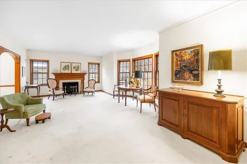 $975,000 | 6455 Overbrook Road, Mission Hills, KS 66208