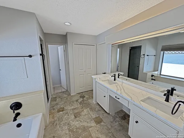 $2,250 | 16918 Summer Creek Drive, San Antonio, TX 78248