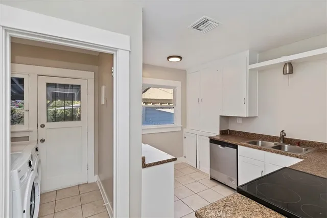 $3,100 | 4311 Sunnyside Drive, Riverside, CA 92506