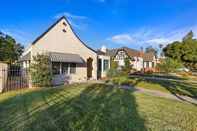 $3,100 | 4311 Sunnyside Drive, Riverside, CA 92506