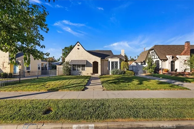 $3,100 | 4311 Sunnyside Drive, Riverside, CA 92506