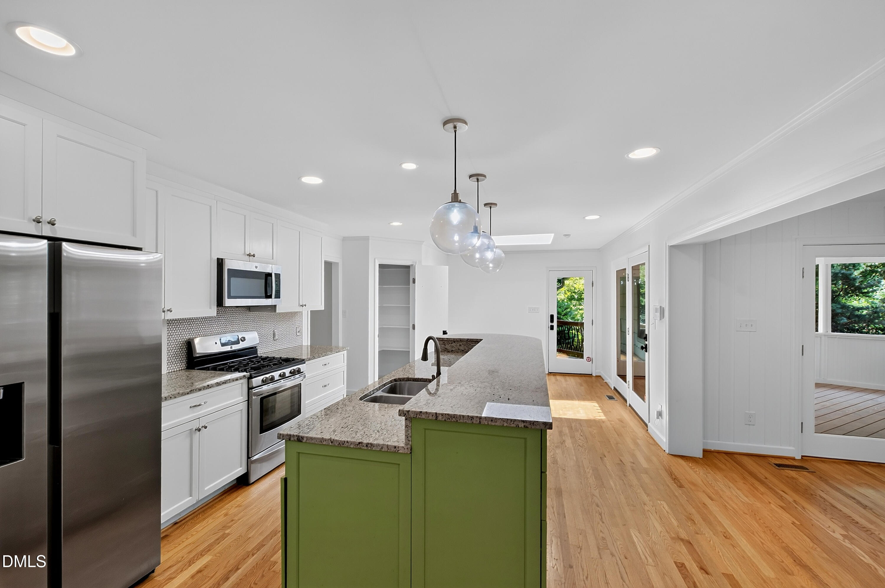 1321 Hathaway Road Raleigh, NC 27608 - Photo 14 of 47 Hathaway (50)