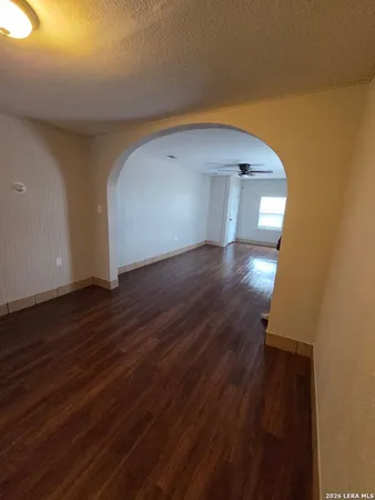 $1,400 | 902 C Street, Unit 1, Floresville, TX 78114