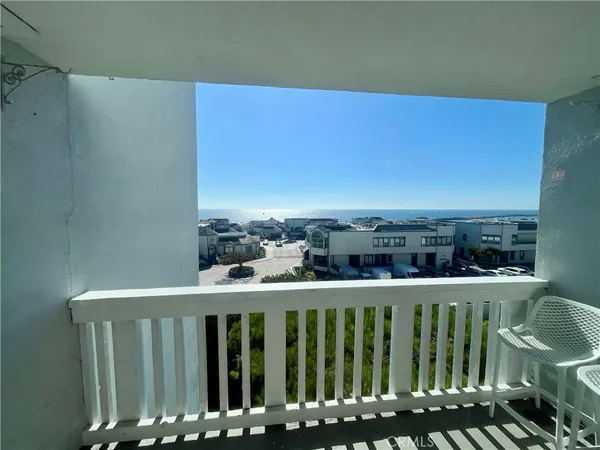 $5,150 | 630 The Village, Unit 116, Redondo Beach, CA 90277