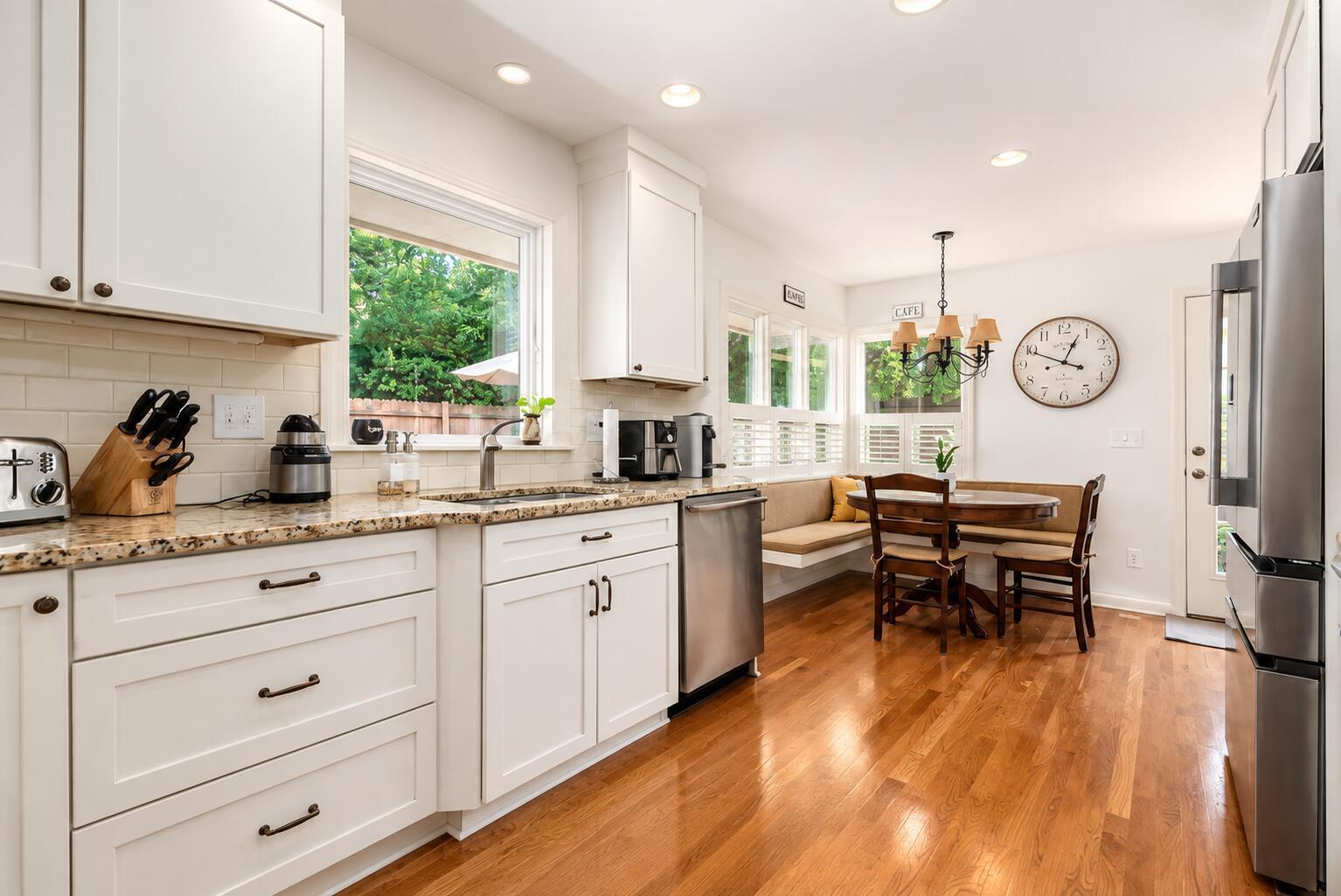 2088 Lytham Road Columbus, OH 43220 - Photo 14 of 64 Eat Space / Kitchen