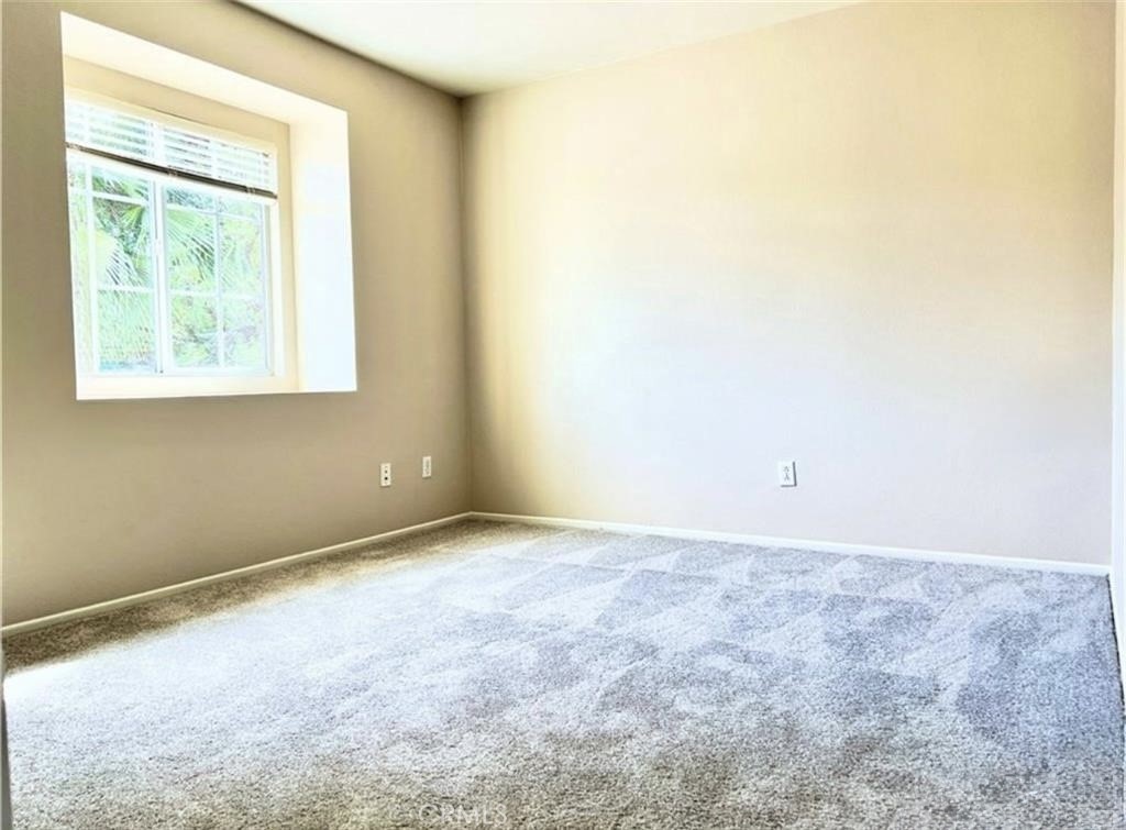 32040 Poppy Way Lake Elsinore, CA 92532 - Photo 15 of 27 an empty room with a window
