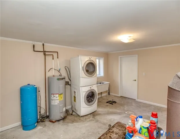 a view of a yard of a house