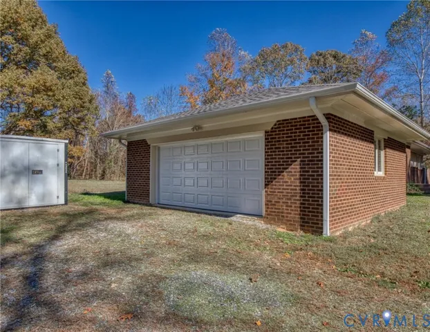a view of a house with a garage