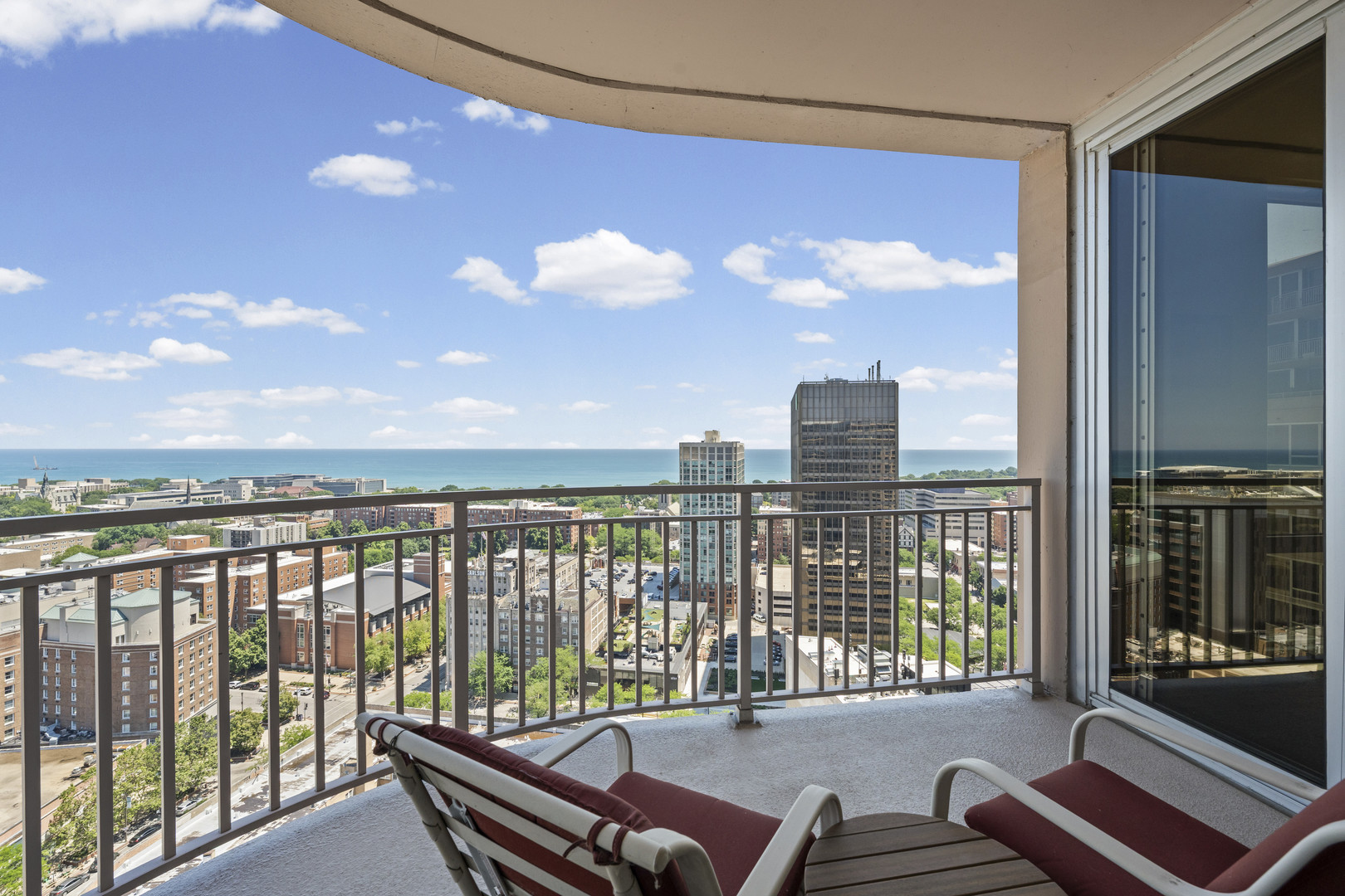807 Davis Street, Unit 2212 Evanston, IL 60201 - Photo 8 of 10