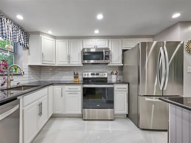 $170,000 | 6020 Northwest 44th Street, Unit 401, Lauderhill, FL 33319