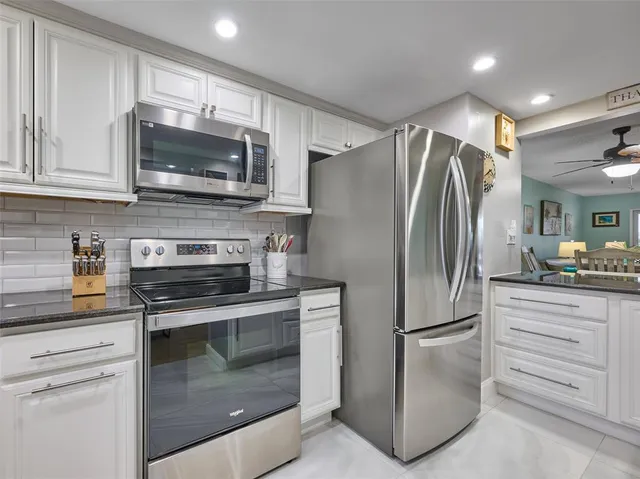 $170,000 | 6020 Northwest 44th Street, Unit 401, Lauderhill, FL 33319