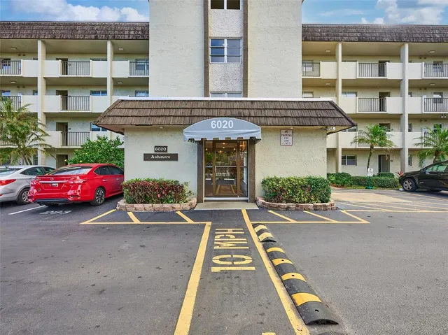 $170,000 | 6020 Northwest 44th Street, Unit 401, Lauderhill, FL 33319
