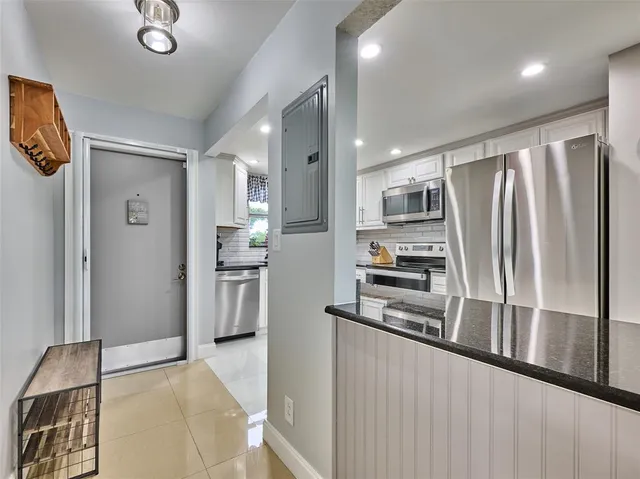 $170,000 | 6020 Northwest 44th Street, Unit 401, Lauderhill, FL 33319