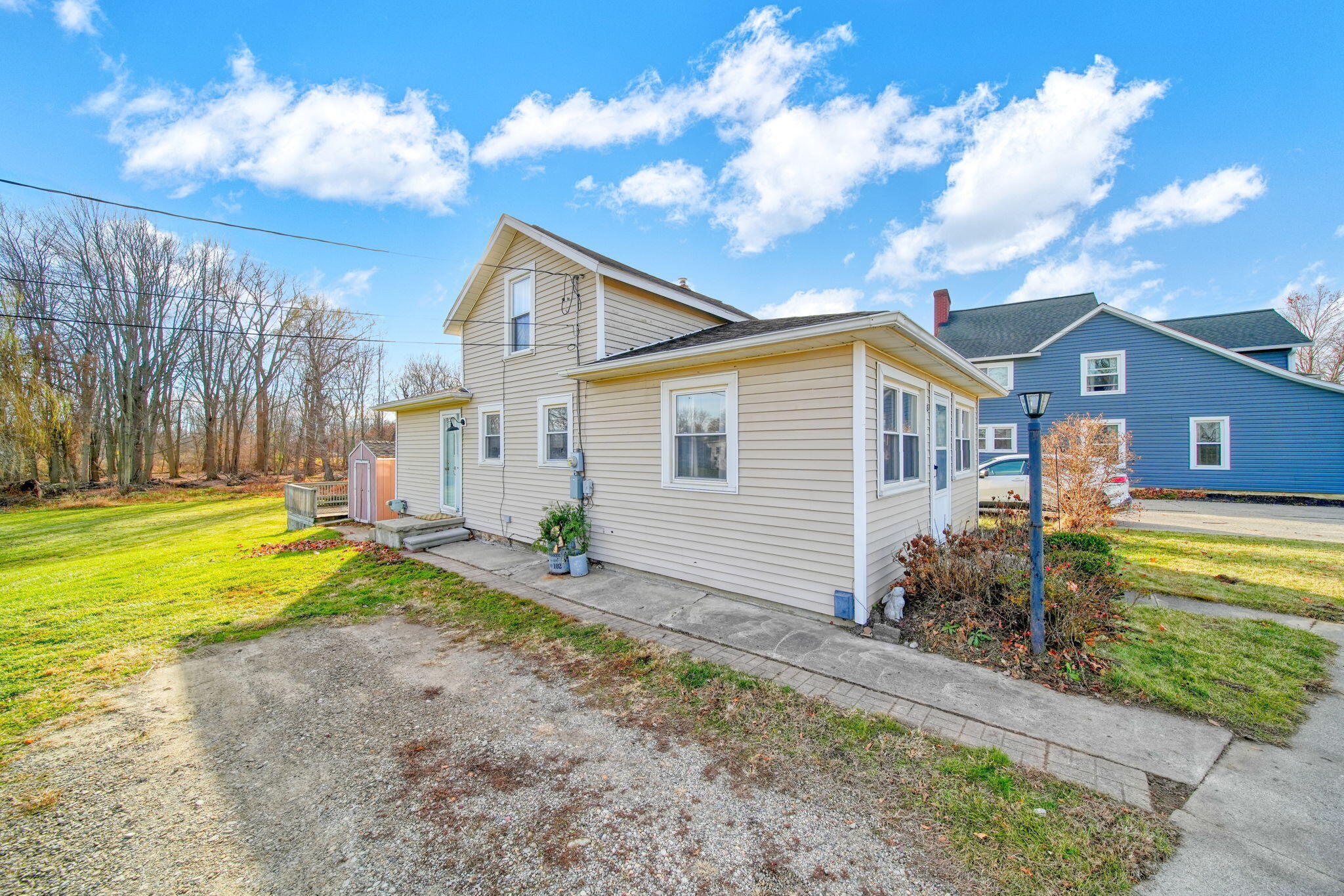313 Monroe Street Brooklyn, MI 49230 - Photo 4 of 31 3-web-or-mls-DSC03587_HDR