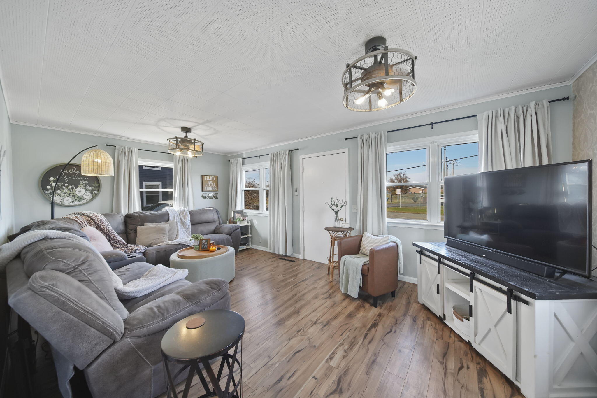 313 Monroe Street Brooklyn, MI 49230 - Photo 7 of 31 7-web-or-mls-DSC03517