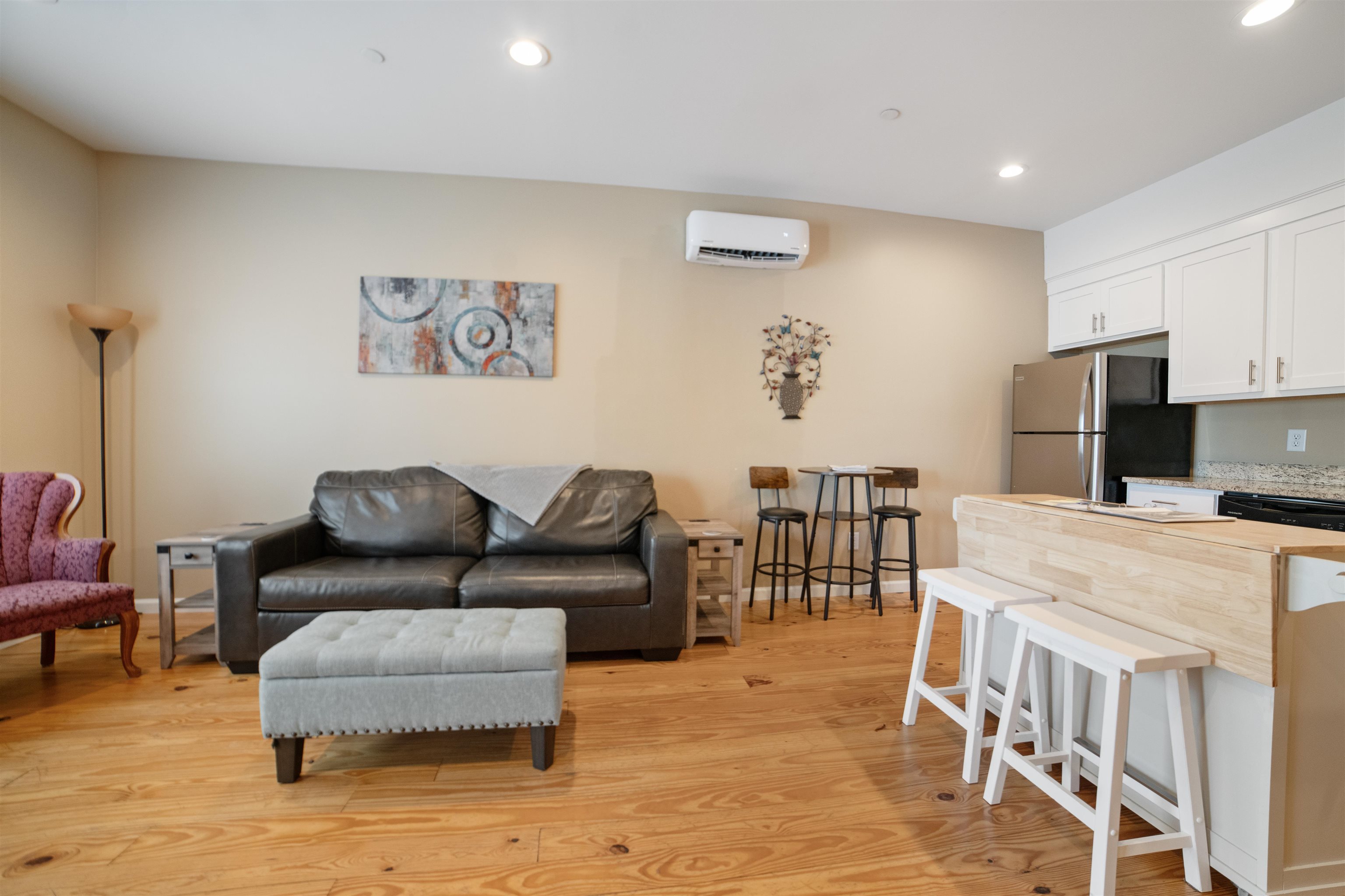 55 North Warren Street, Unit 3 Mobile, AL 36602 - Photo 14 of 22 Living Room