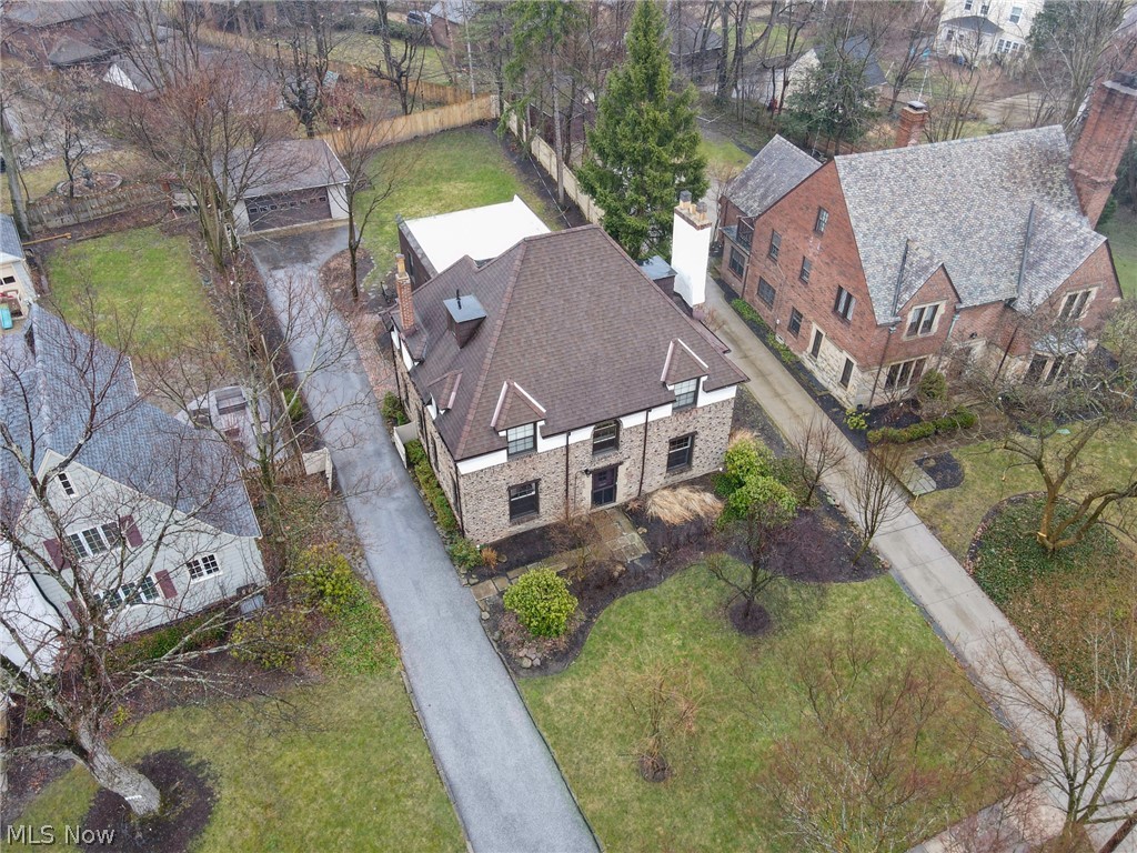 3345 Ingleside Road Shaker Heights, OH 44122 - Photo 2 of 35 HUGE fenced yard!
