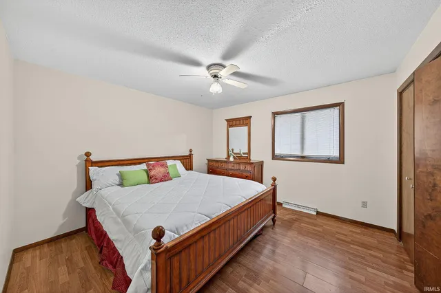 $785,000 | 20782 South Lake Drive, Walkerton, IN 46574