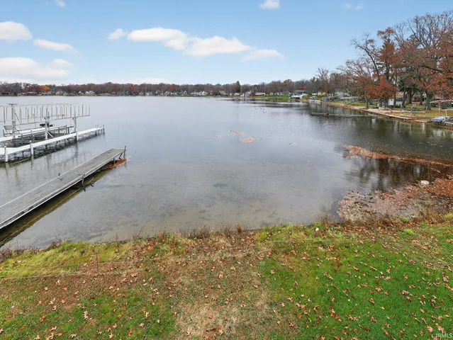 $785,000 | 20782 South Lake Drive, Walkerton, IN 46574