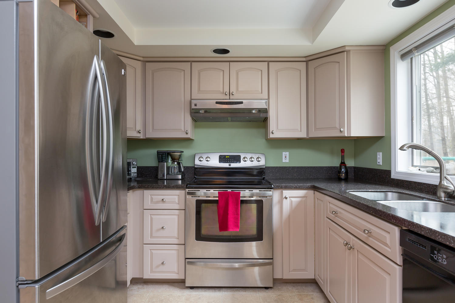 21 Schooner Road Scarborough, ME 04074 - Photo 12 of 48 Kitchen