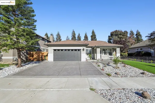 front view of house with a yard